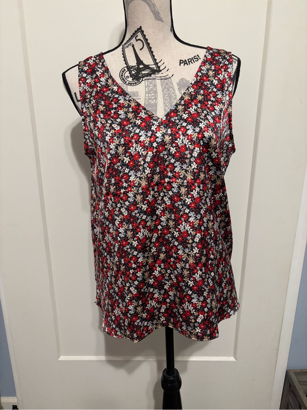 ❤️SALE❤️LOFT Sleeveless V-Neck Floral Tank Top - Red Multi